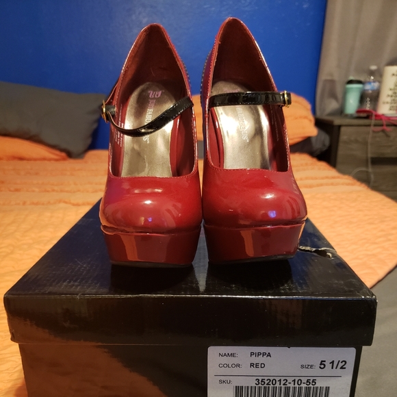 Red heels - Picture 5 of 7